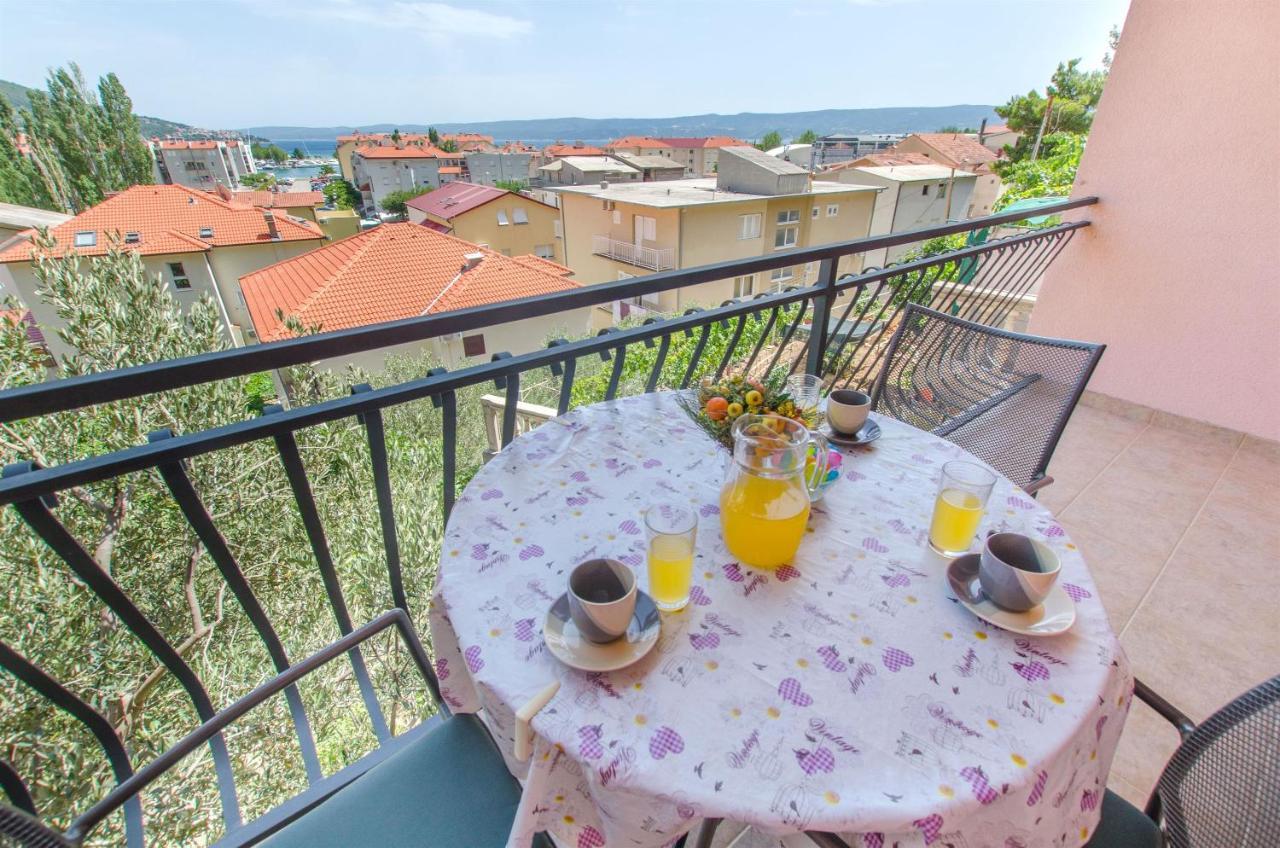 Apartments Zecic 오미스 외부 사진
