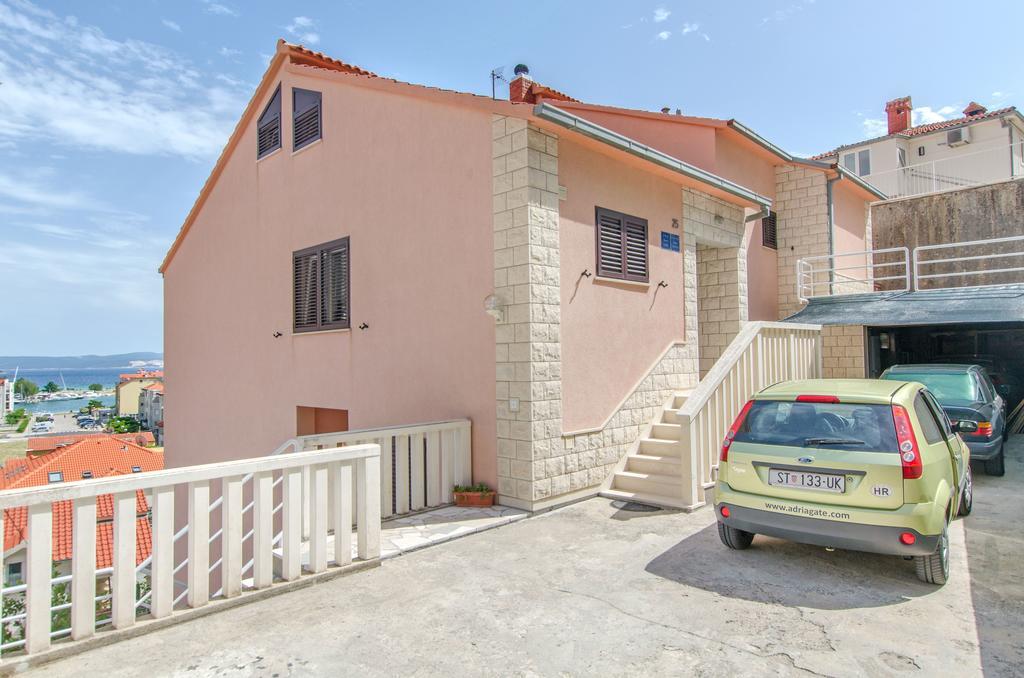 Apartments Zecic 오미스 외부 사진