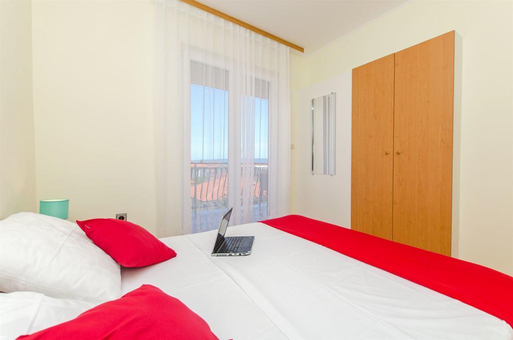 Apartments Zecic 오미스 외부 사진
